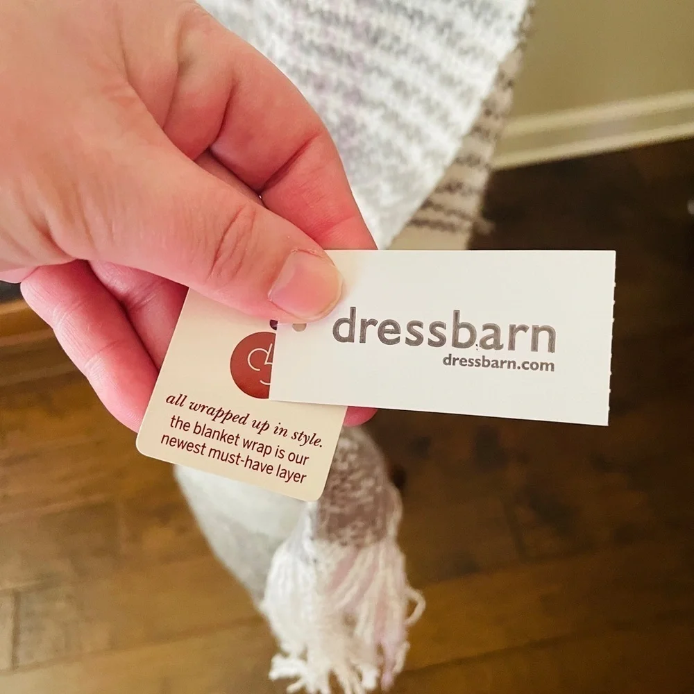 NWT Dressbarn plaid blanket wrap scarf acrylic fringe 72x20 white gray lavender